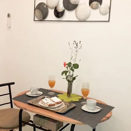 Colosseum View 公寓